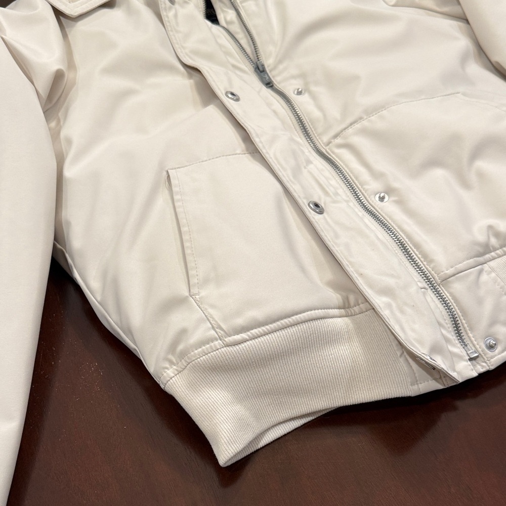 Hollister Cream Bomber Jacket with Faux Fur Hood Sz M - Picture 5 of 16